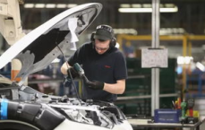 “豪华车企困境加剧：裁员20%应对入不敷出危机”