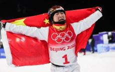 徐梦桃金牌荣耀受损：金牌划痕背后的故事