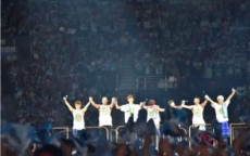 ILLIT首秀巡演：摇滚新声震撼登场，点燃音乐激情之夜