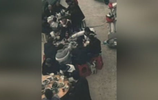 “团圆变孤影：43人欢聚一堂，过年后只剩1人，家变何处寻？”